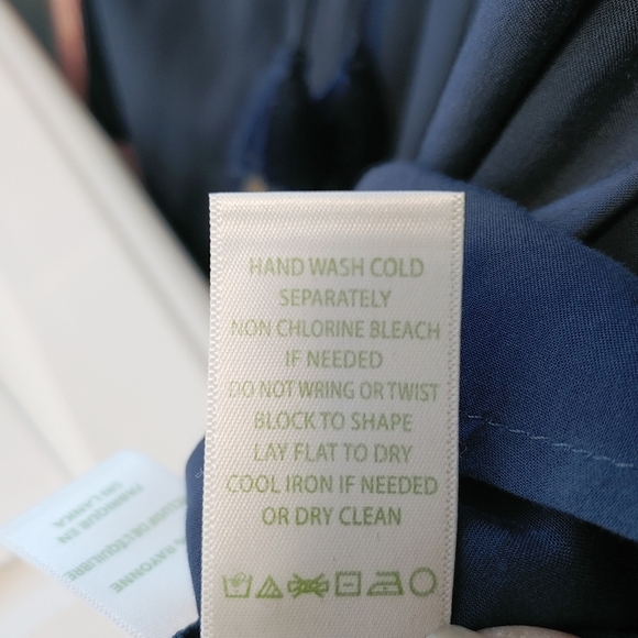 Lilly Pulitzer True Blue Sain Blouse Tassel Elastic Neck Sz S - Picture 9 of 10